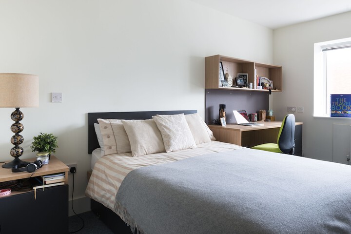 Room 6 of 30
