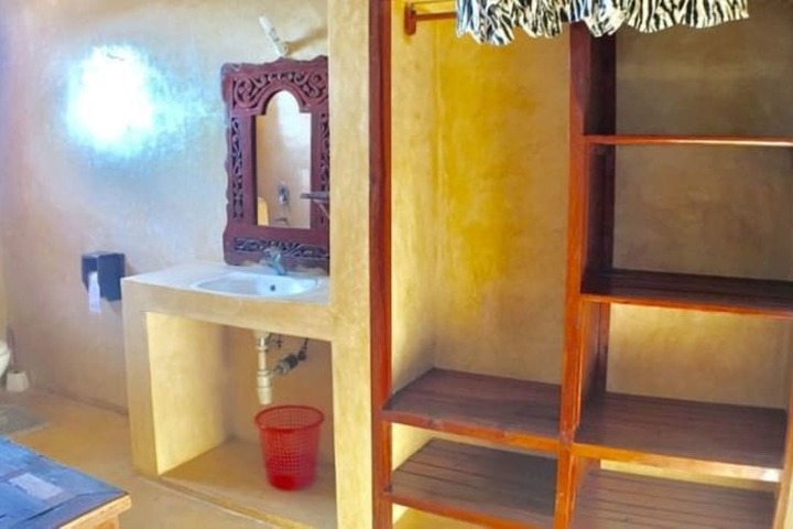Room 8 of 13