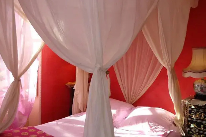 Room 7 of 10