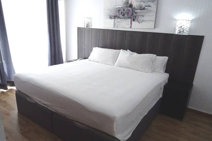 Room 8 of 32