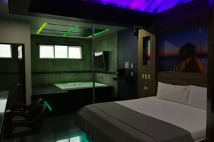Room 18 of 78