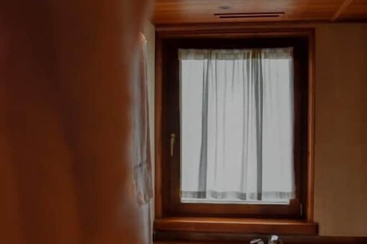 Room 34 of 98