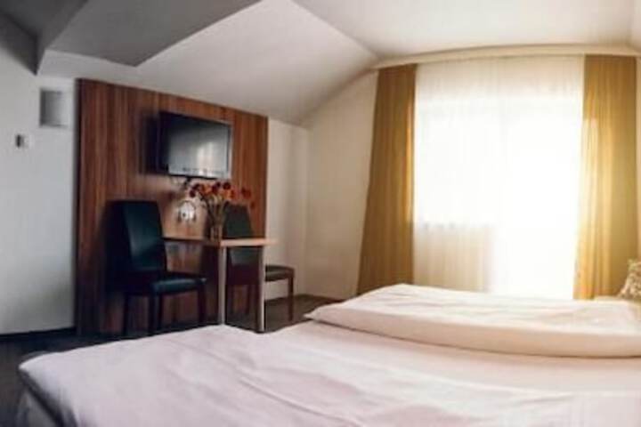 Room 4 of 36