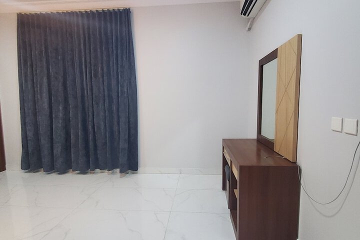 Room 11 of 11