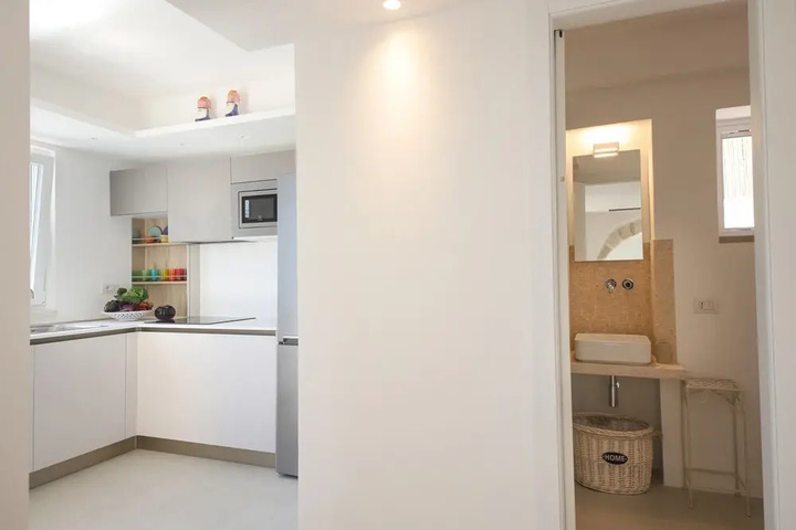 Room 5 of 18