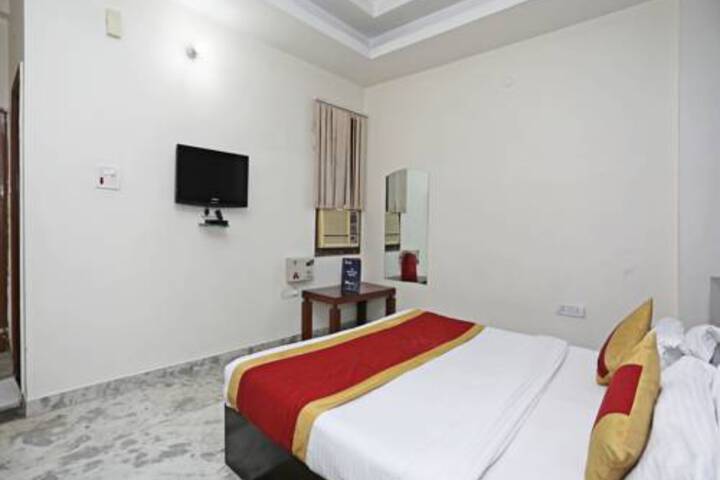 Room 2 of 7