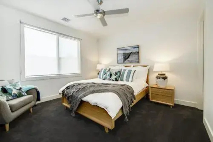 Room 2 of 11