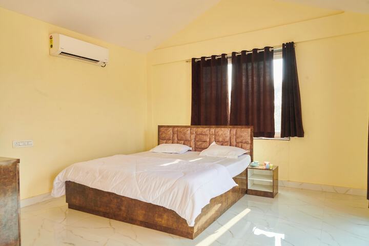 Room 3 of 17
