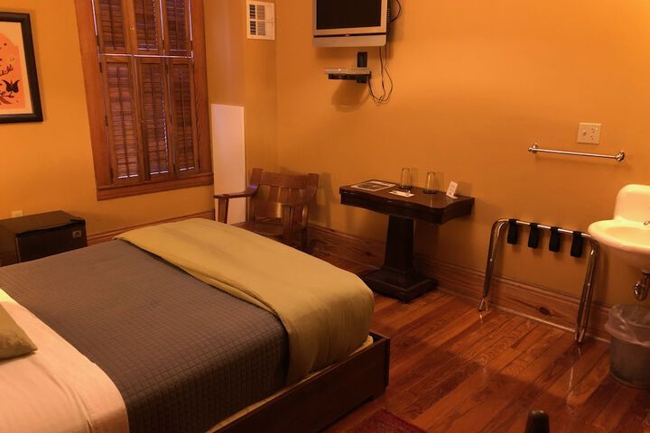 1 Queen Bed (78 of 99)