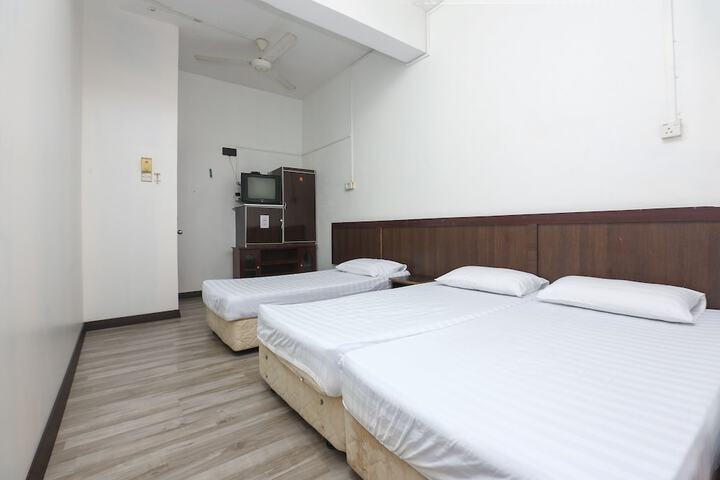 Room 10 of 22