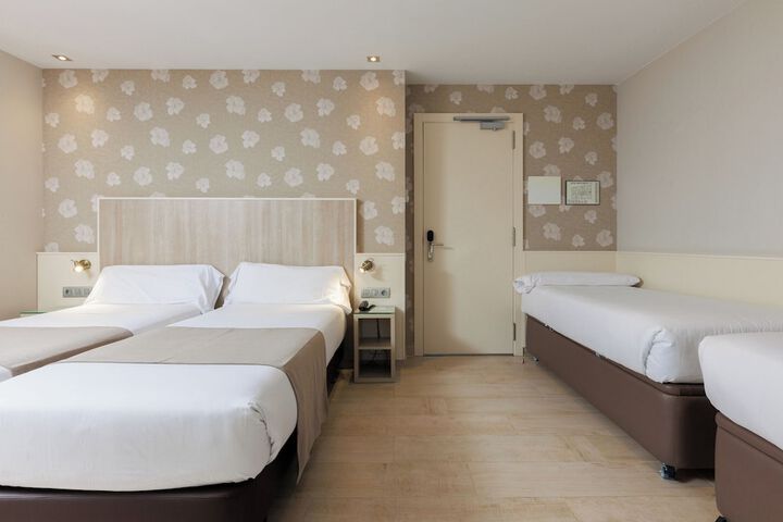 Room 9 of 62