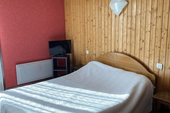 Room 4 of 6