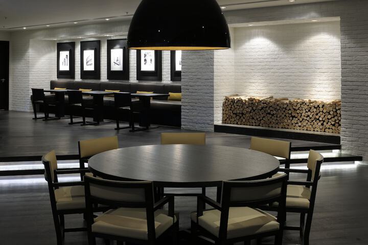 Dining 66 of 140