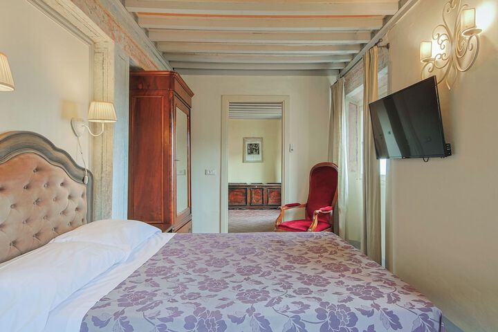 Room 26 of 140