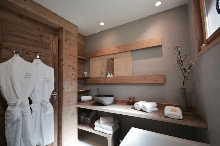 Room 2 of 22
