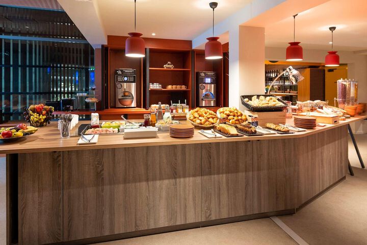 Breakfast/Coffee Service 20 of 39
