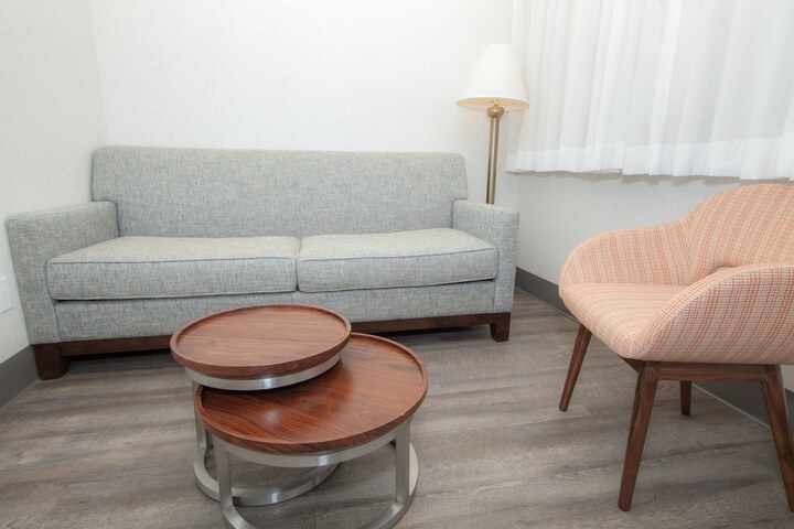 Room 42 of 76