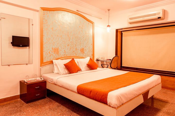 Room 8 of 22