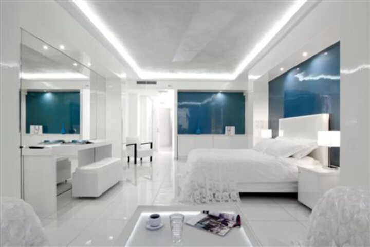 ATHENS STATUS SUITES