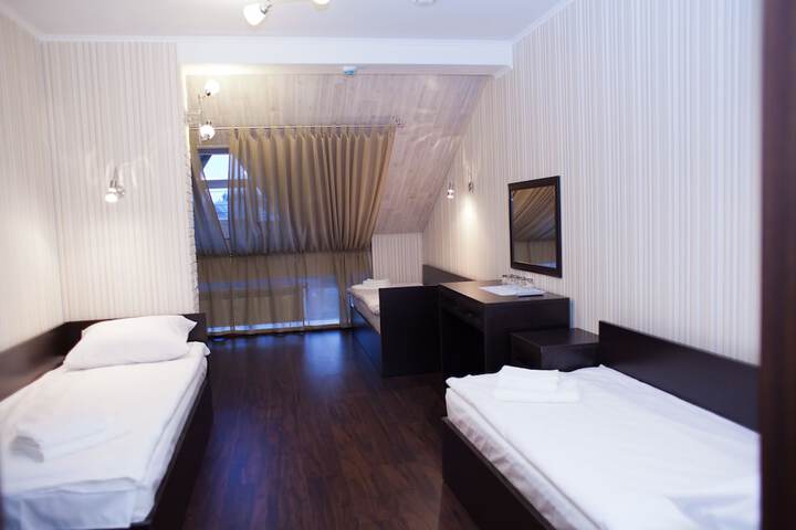 Room 8 of 30