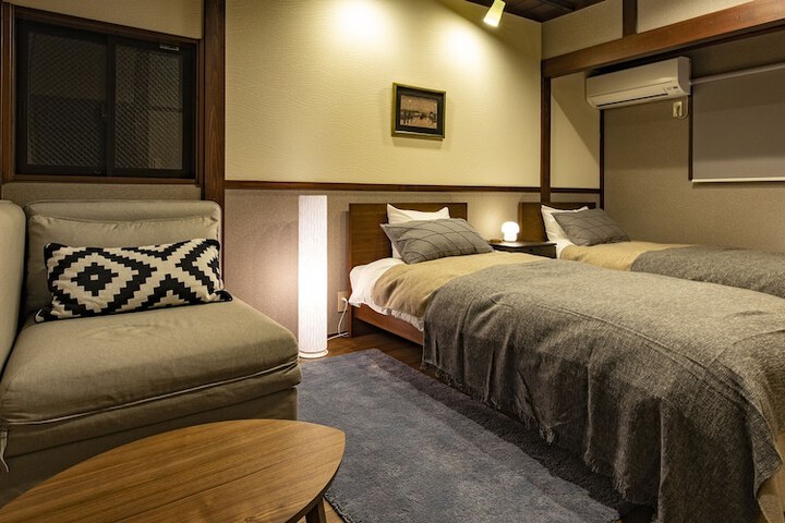 Room 26 of 111