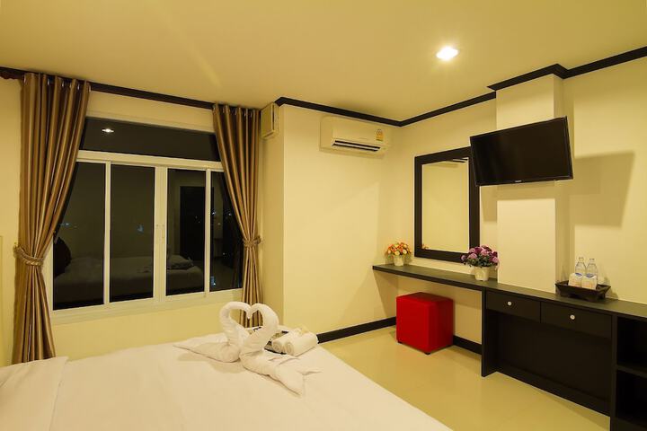 Room 25 of 43
