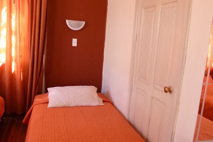 Room 6 of 43