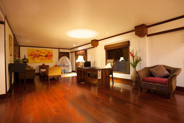 Room 8 of 48