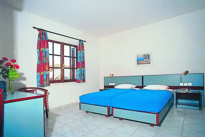 Room 4 of 7