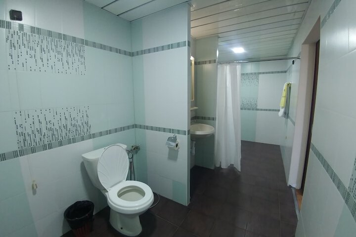 Room 9 of 31
