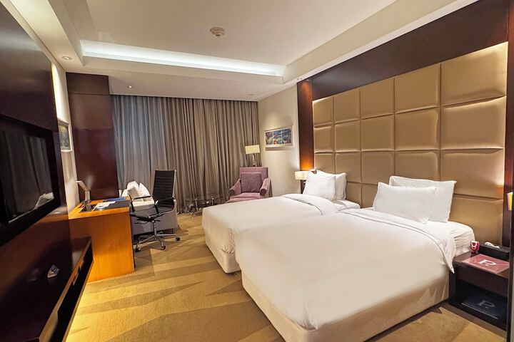 Room 30 of 74