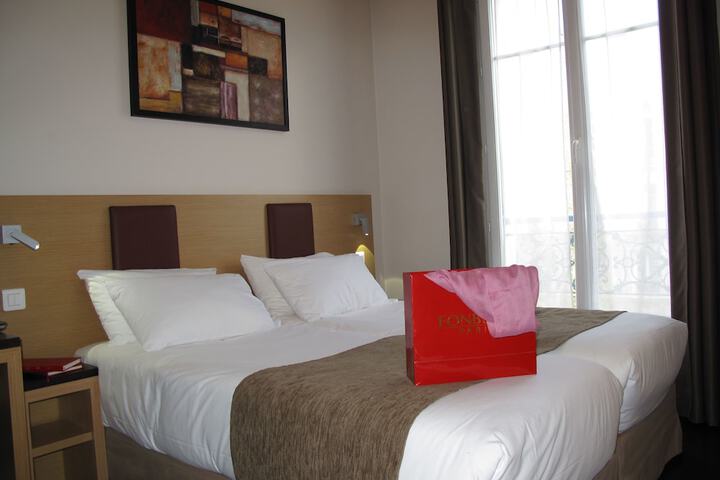 Room 12 of 48