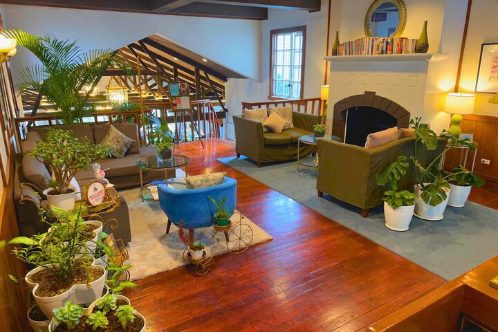 Guest Lobby