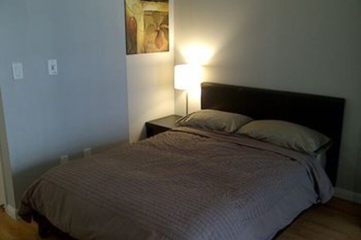 Room 4 of 17
