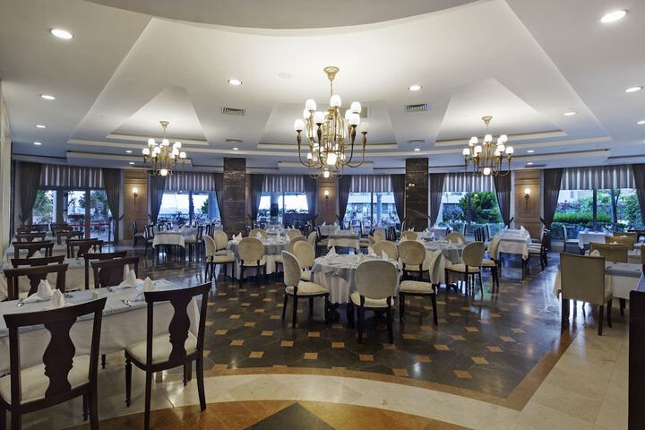 Dining 110 of 182