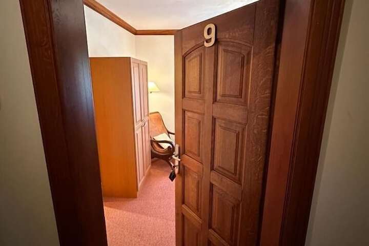 Room 56 of 106