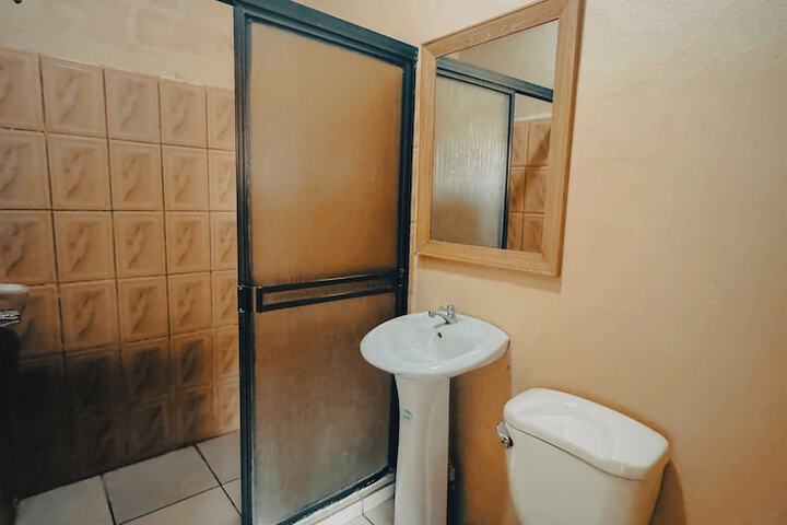 Room 32 of 59