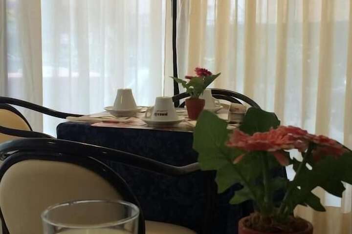 Breakfast/Coffee Service 13 of 23