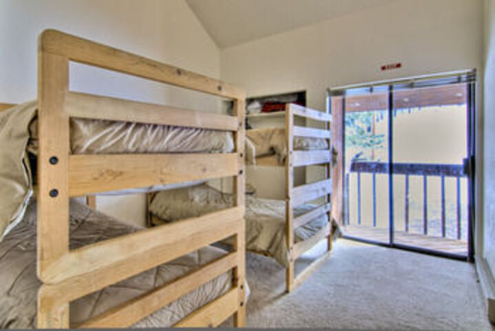 Room 6 of 11