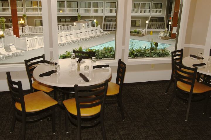 Dining Photos