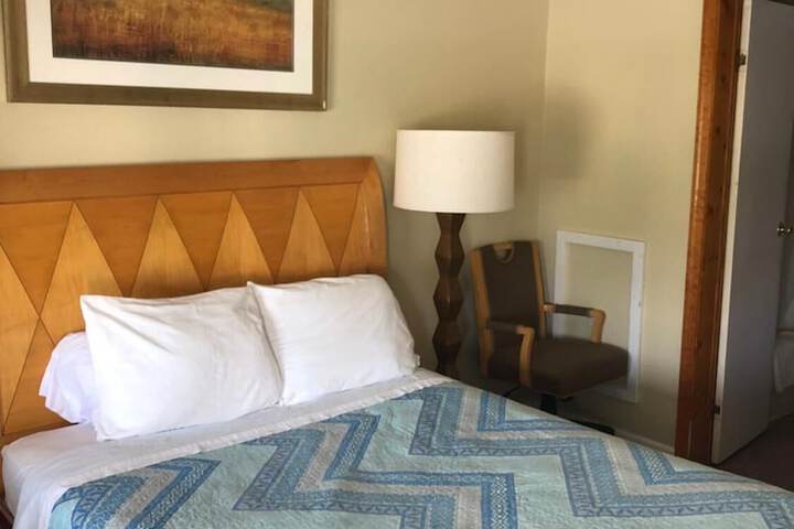 Room 7 of 37