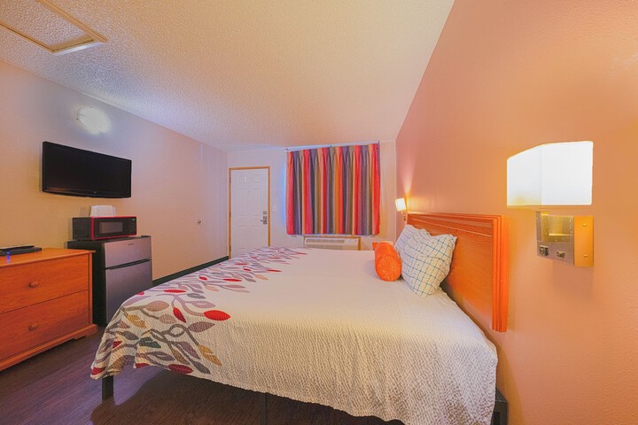 Room 22 of 60