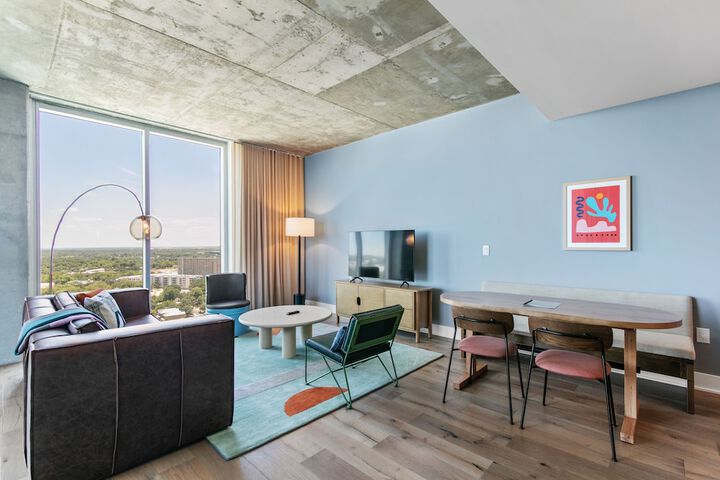 Room 408 of 860