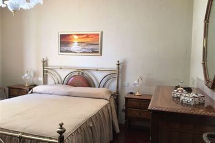 Room 222 of 499