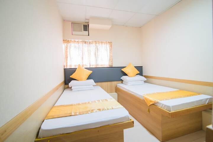 Room 15 of 110