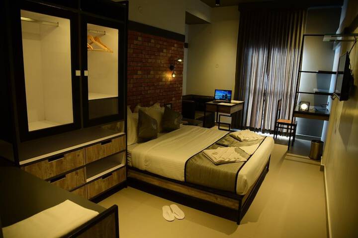 Room 11 of 41