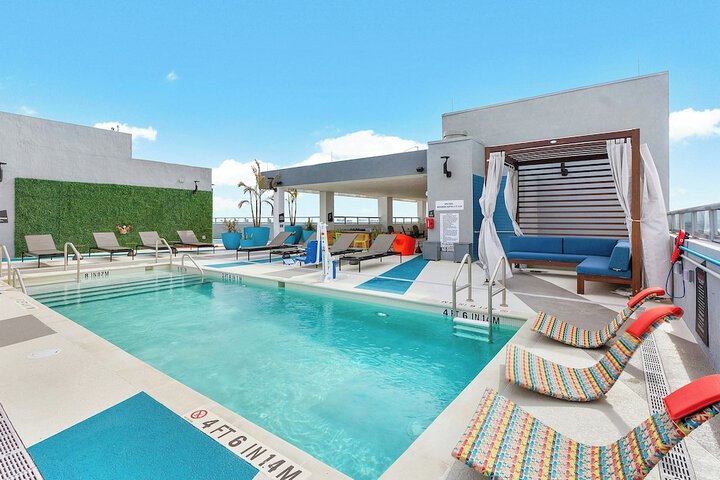 Photo of Aloft by Marriott Fort Lauderdale Airport Pool