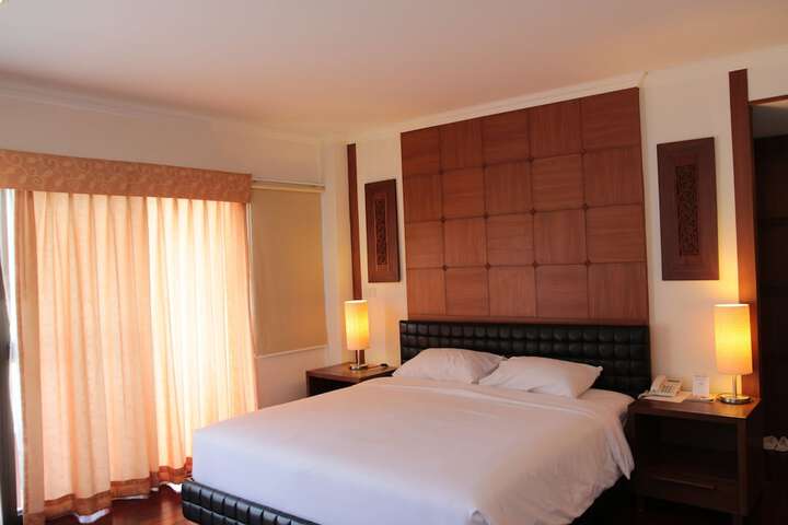 Room 3 of 34