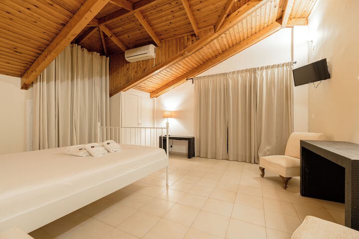 Room 30 of 100