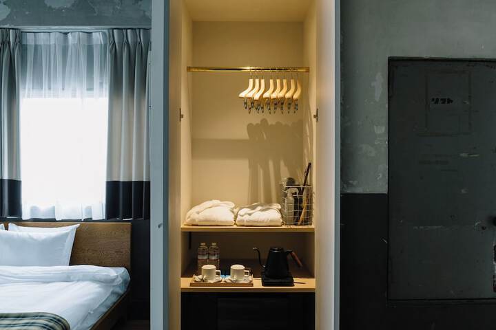 Room 18 of 35
